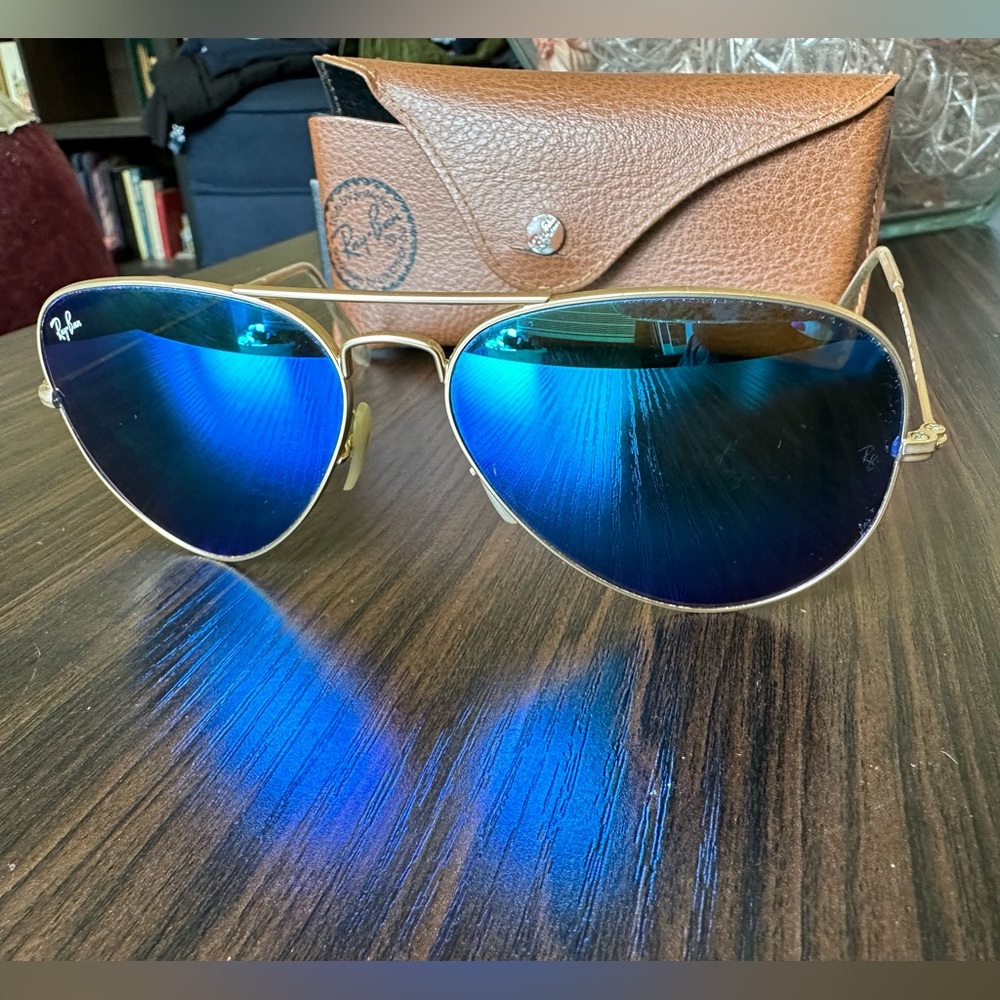 Blue Mirror Ray Ban Aviators